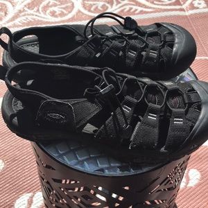 Black Keen-Men’s Size 9